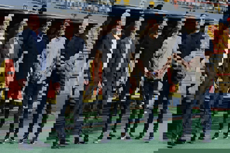 1946133