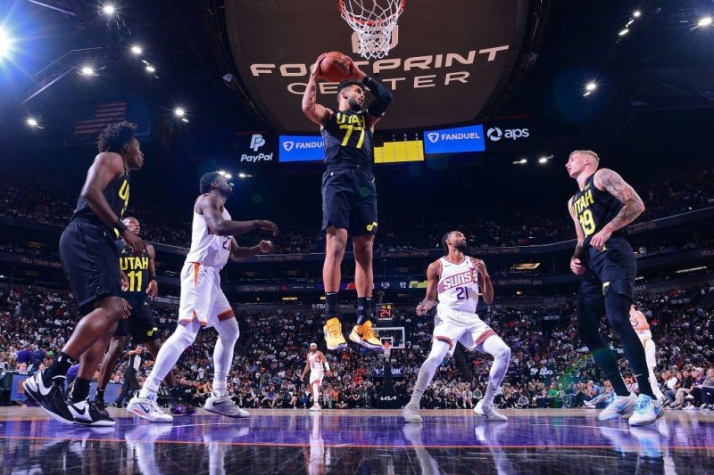 فینیکس و فیلادلفیا حریفان خود را شکست دادند / لیگ NBA| هر فصل جذابتر از فصل قبل!