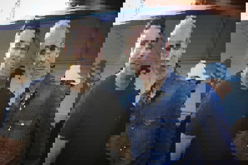 1947262