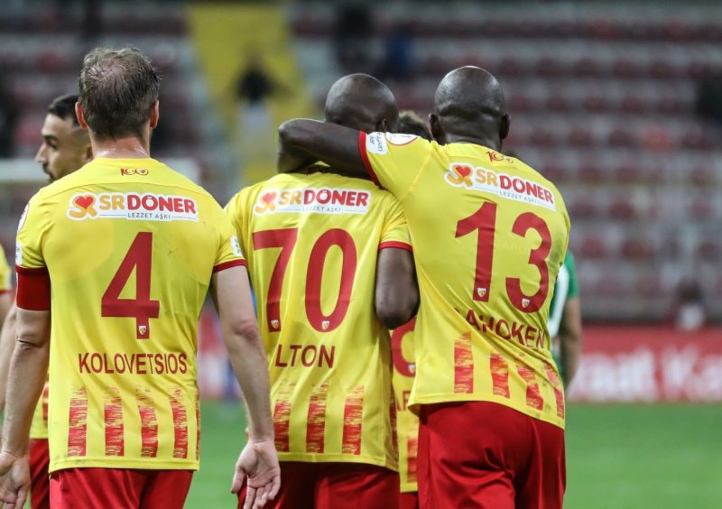 خودنمایی علی کریمی در 50 دقیقه