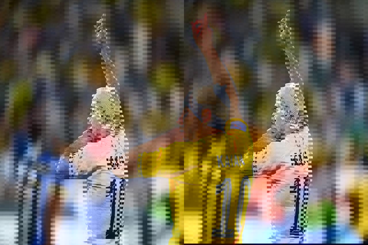 1950560