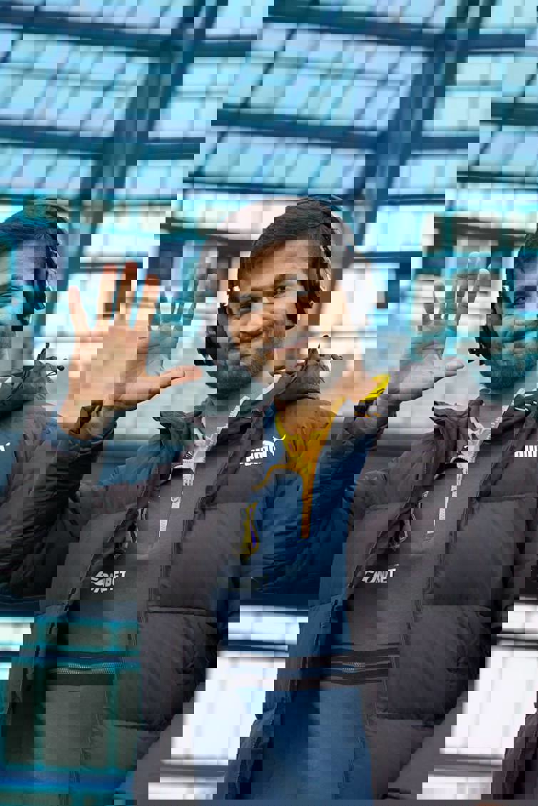 1950282