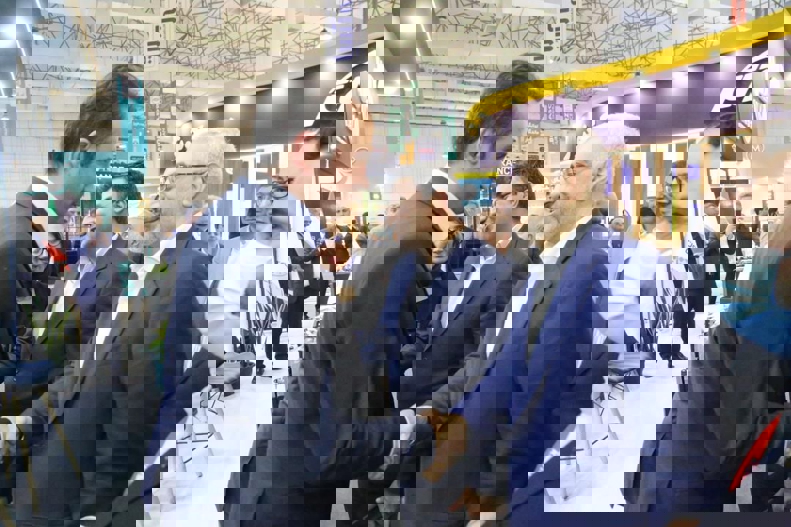 1950743