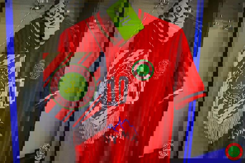 1950821