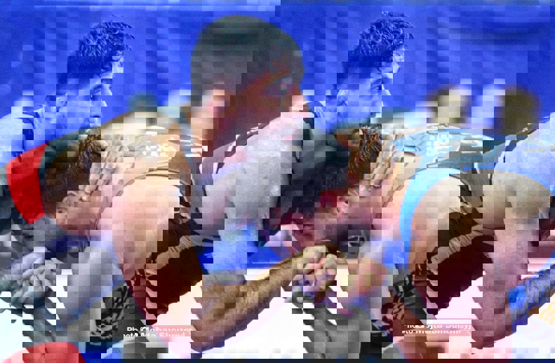 1951835