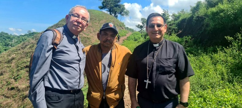 اسقف‌ها و رئیس‌جمهور کلمبیا، پدر دیاز را آزاد کردند!‏