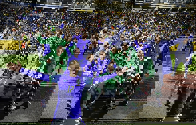 1952365