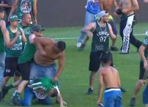 درگیری در برزیل: زمین فوتبال، رینگ بوکس شد!
