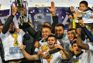 قهرمانی،  آمانوف اولین جام را سرکشید! 