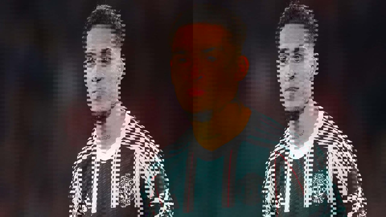 1955083