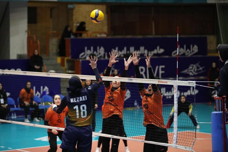زنان این باشگاه جور تیم مردانشان را میکشند!