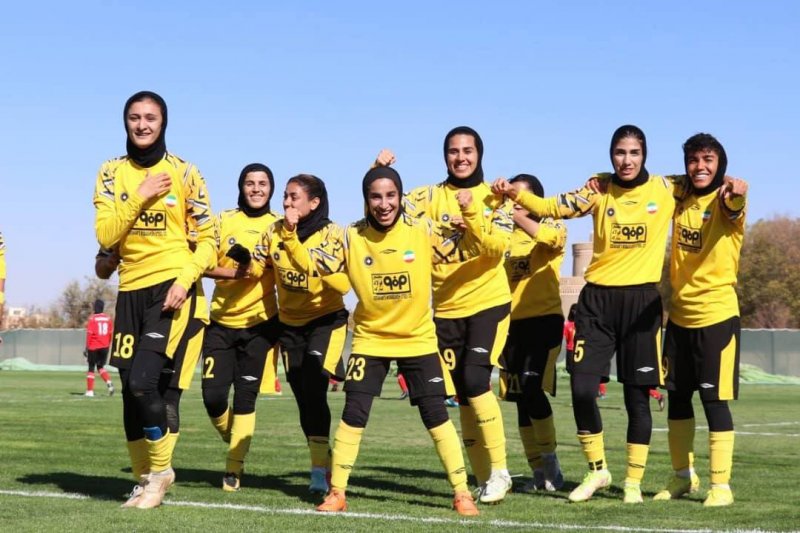 اردلان خوشحال‌ترین زن هفته فوتبال ایران