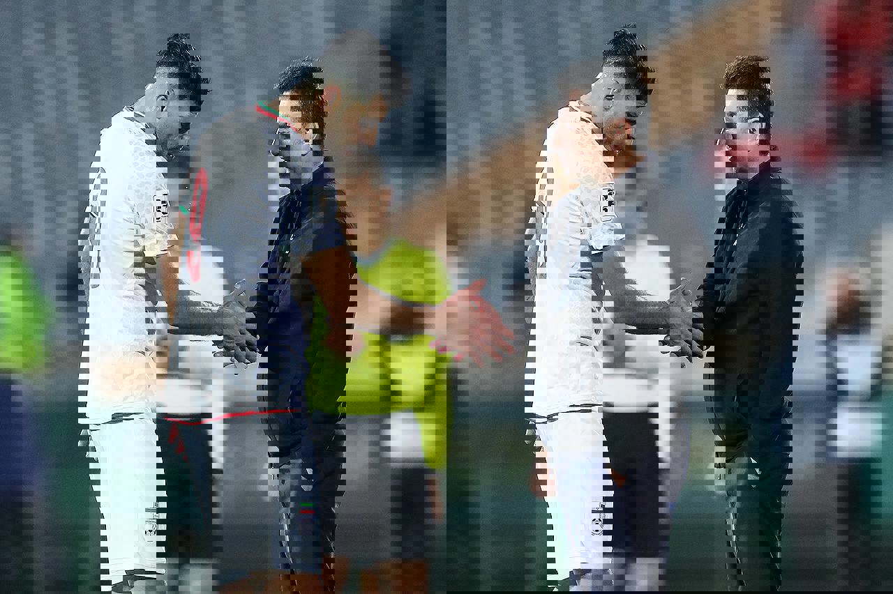 1955975