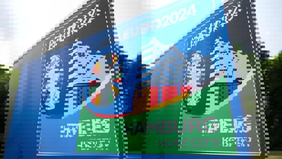 1956469