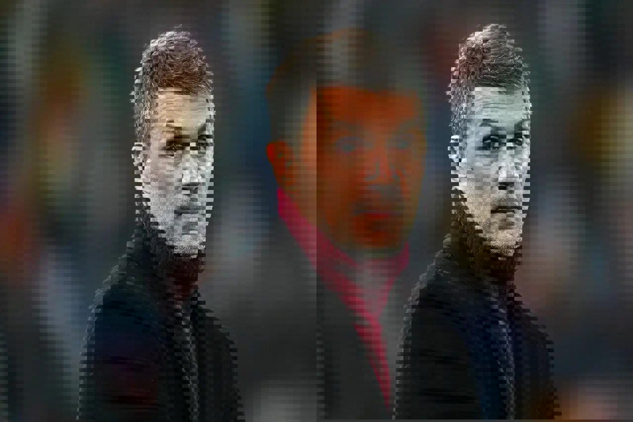 1957586