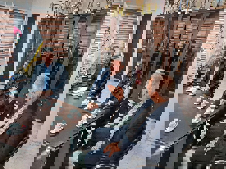 1960153