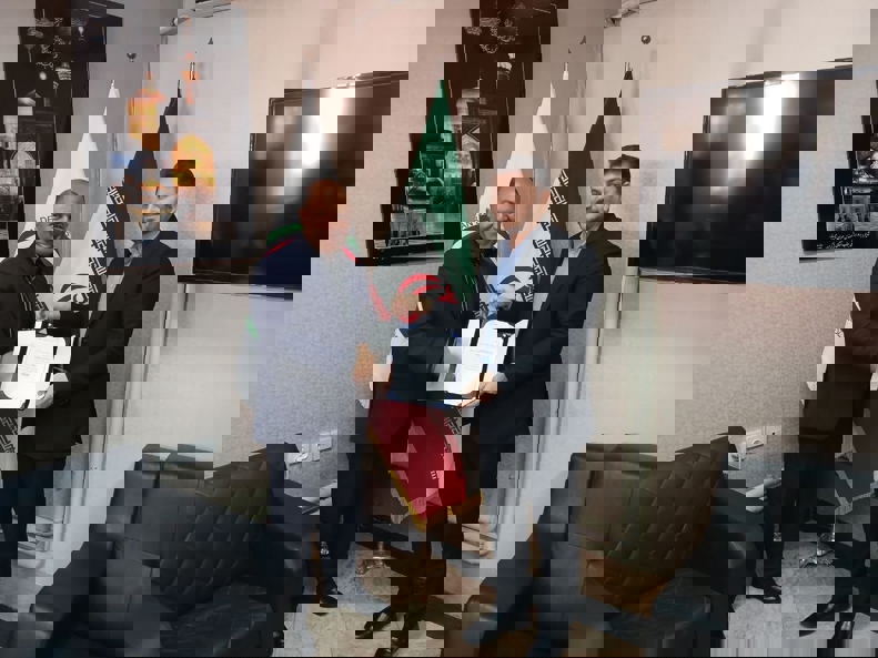 1960178