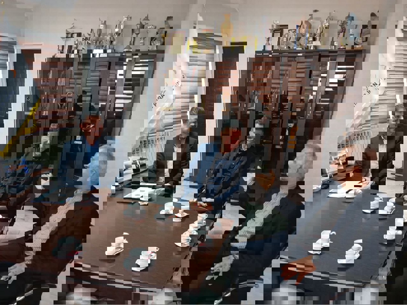 1960149