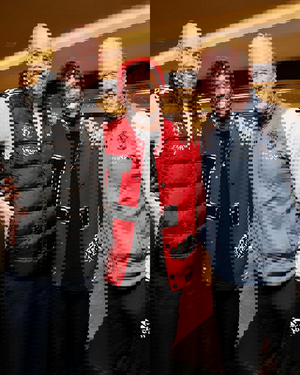 1960338