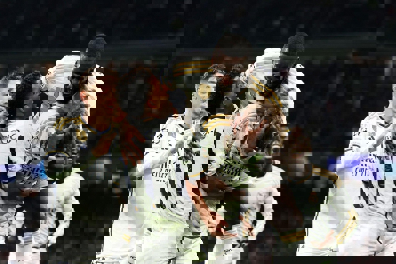 1960504