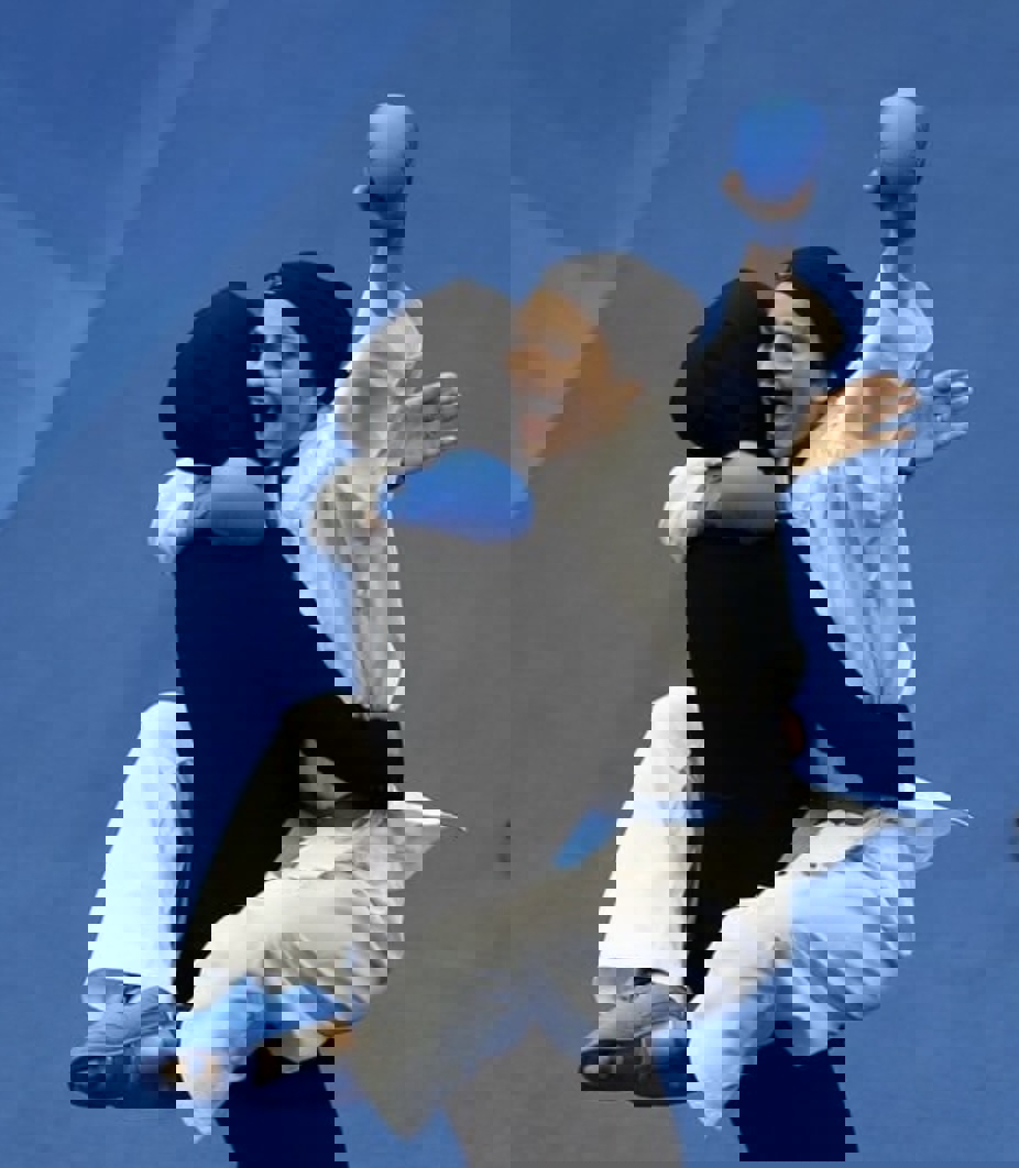 1960806