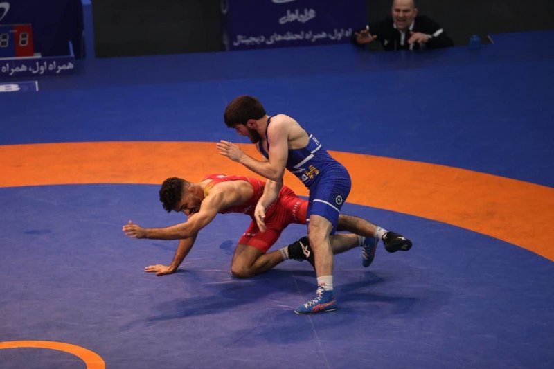 فینال لیگ کشتی فرنگی فقط با دو ملی پوش