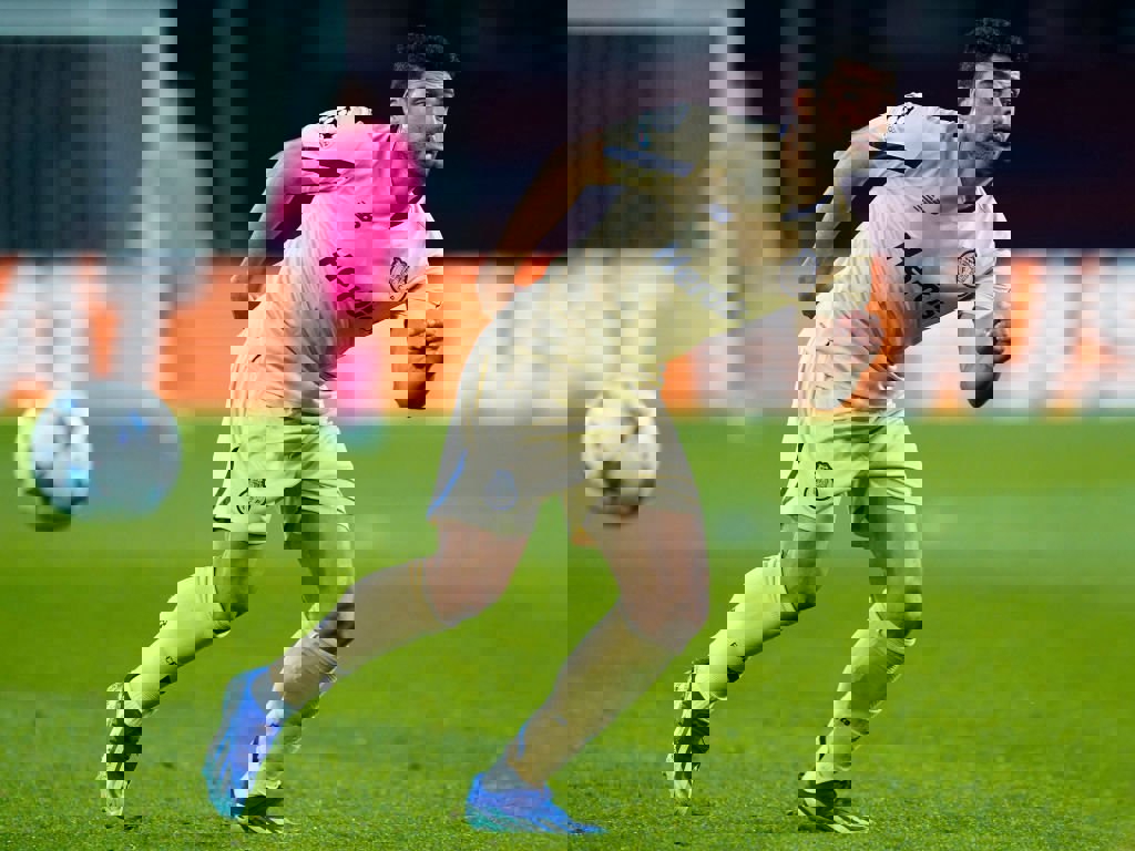 1961039