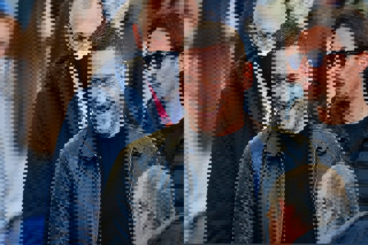 1961055