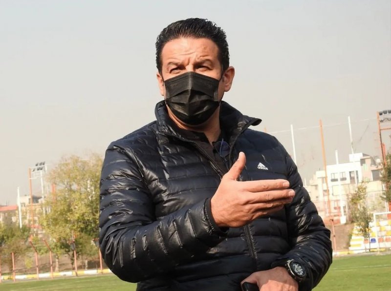 از آن آدمها نیستم که روی نیمکت ننشینم!