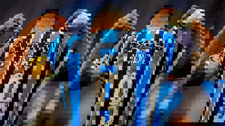 1962799