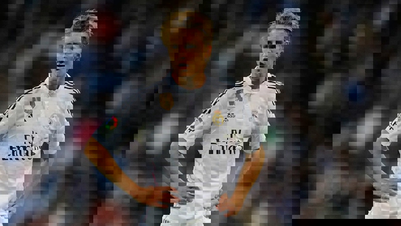 1962859