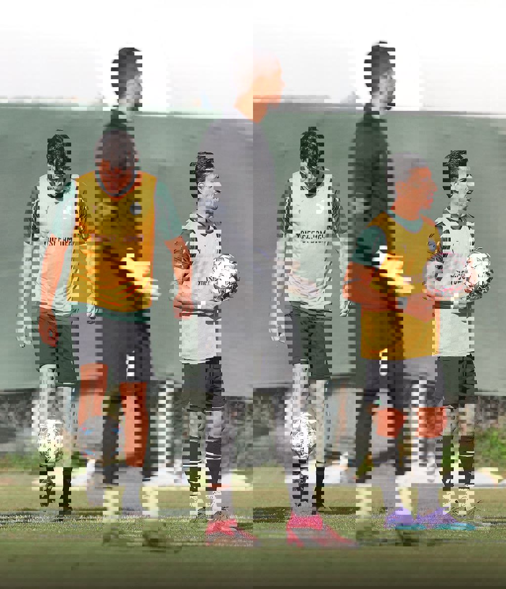 1962979