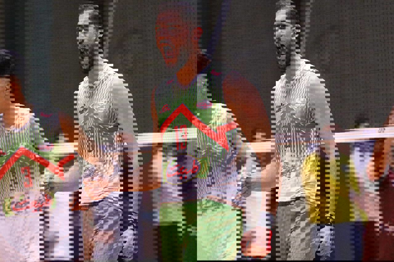1963467