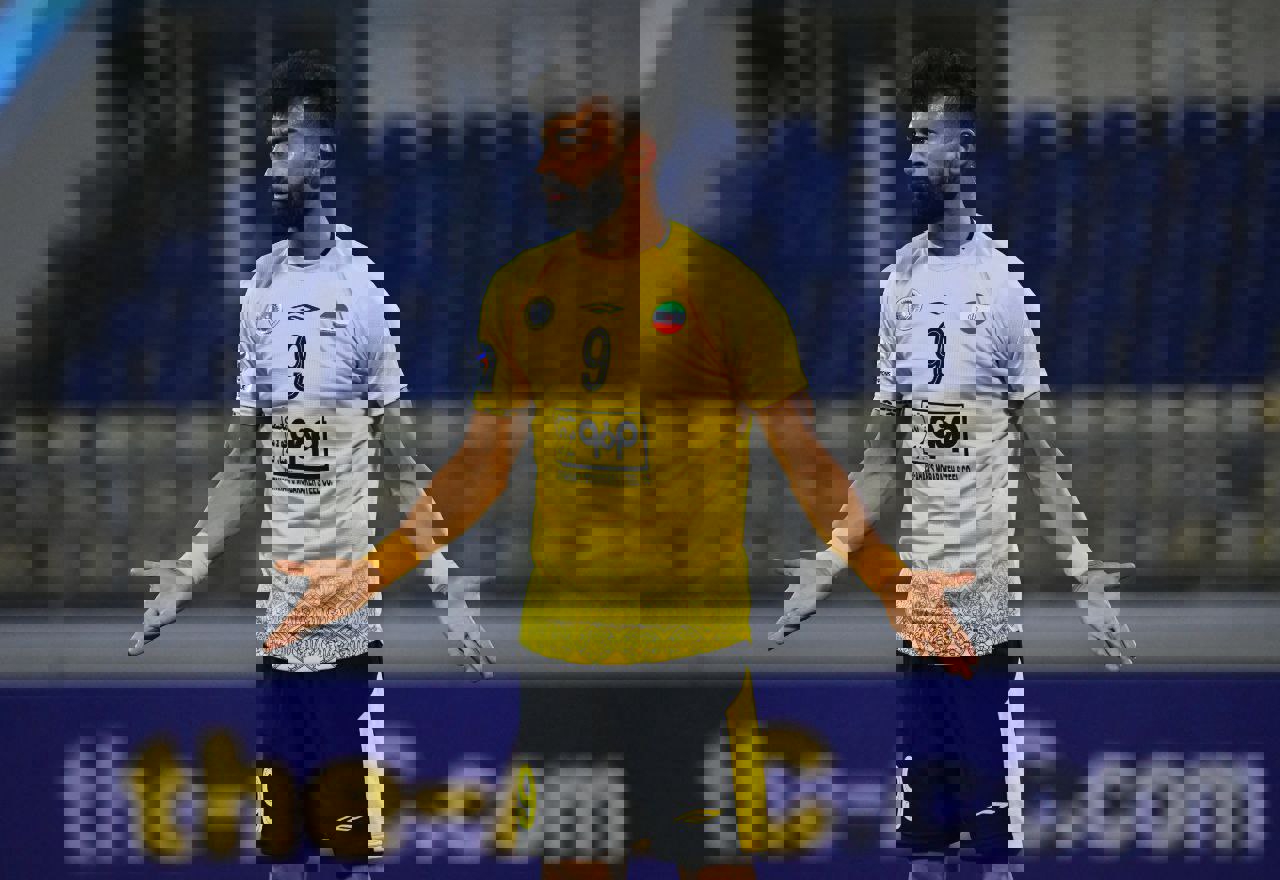 1963733