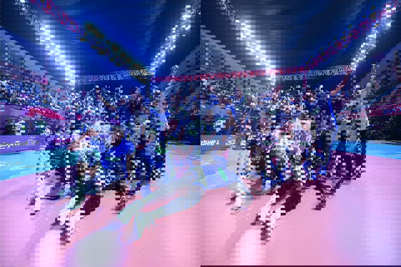 1963634