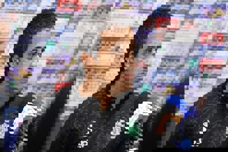 1963638