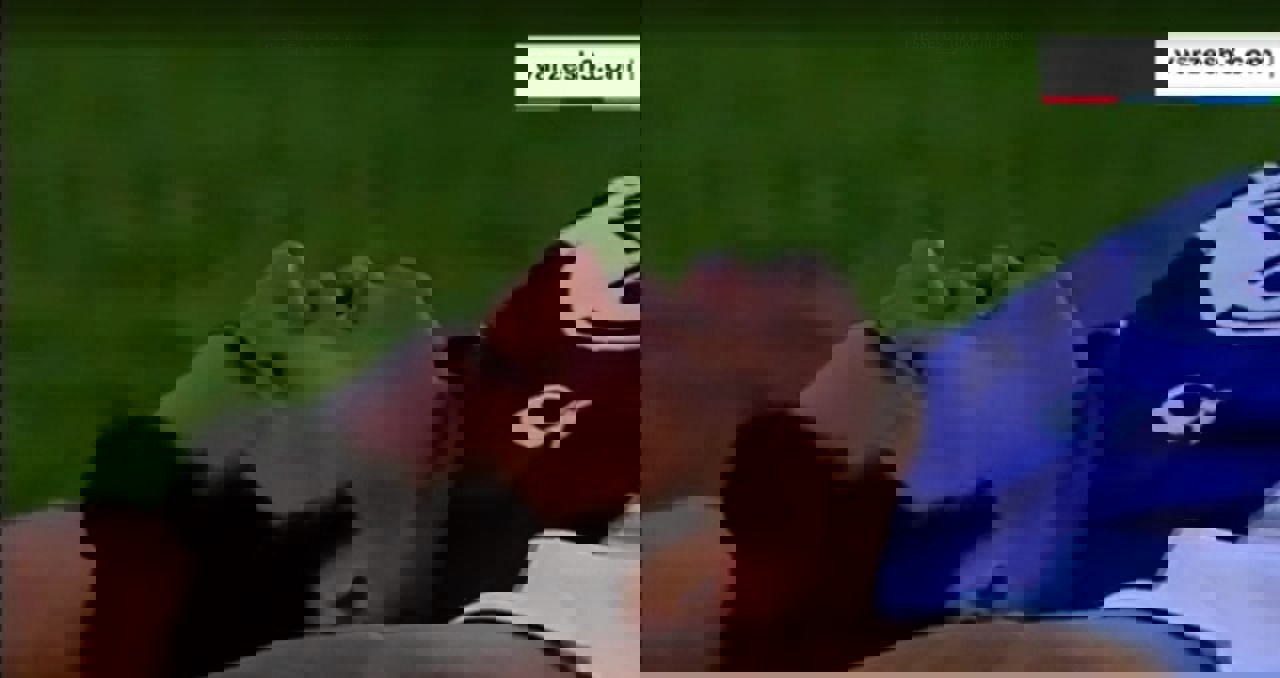 1963744