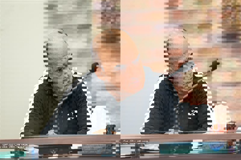 1965279