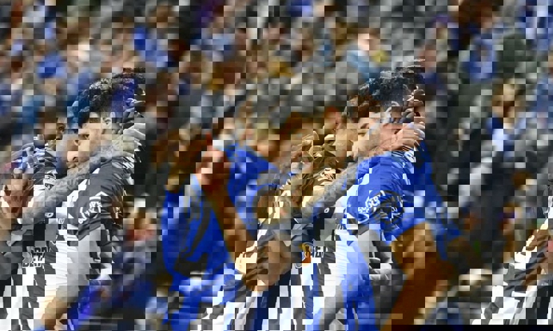 1966381
