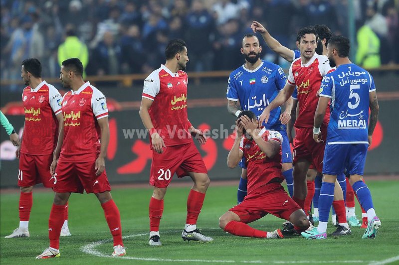 پرسپولیس: داوری دربی به جار و جنجال جایزه داد!