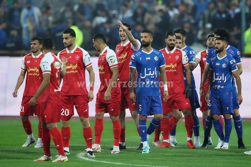 پرسپولیس به استقلال چسبید!