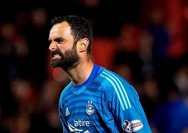 حضور مرموز یک دروازه‌بان در کمپ یونایتد