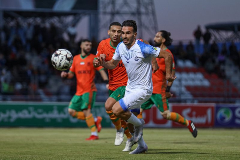 گلزن ملوان در آستانه پوشیدن پیراهن قرمز