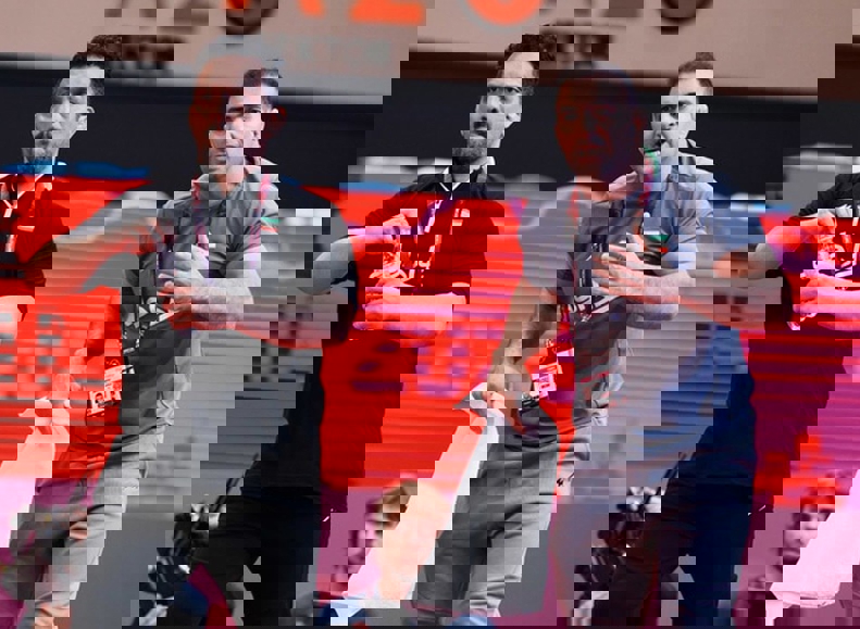 1969095