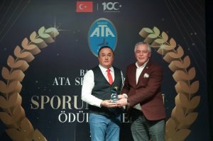 مربی سابق تیم ملی بهترین مربی ترکیه شد