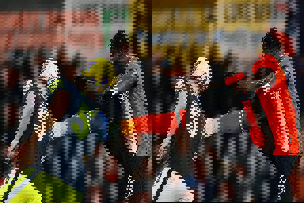 1970303