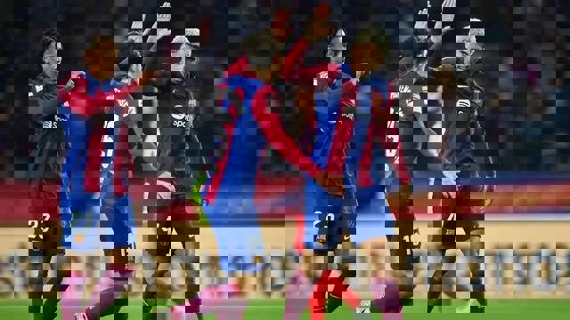 به خاطر بی‌پولی: بارسا مدافعانش را حراج می‌کند!