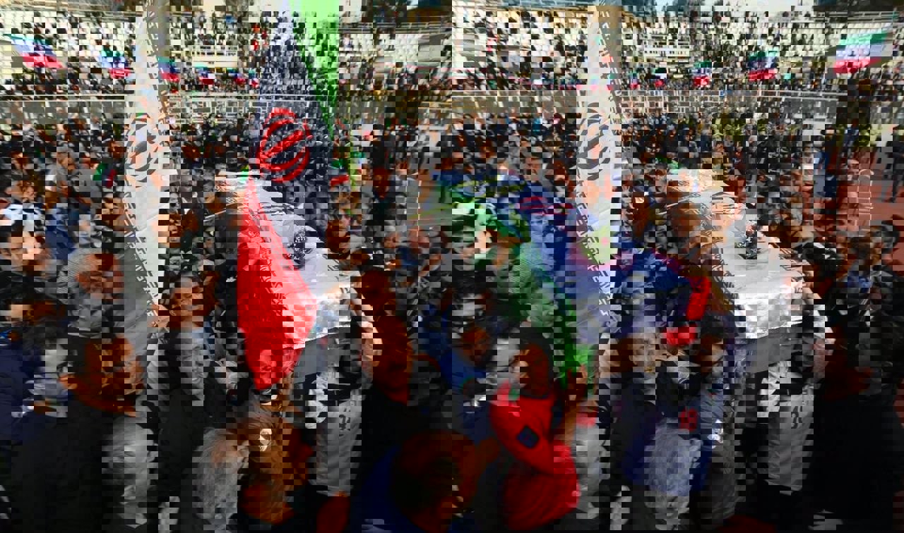1972379
