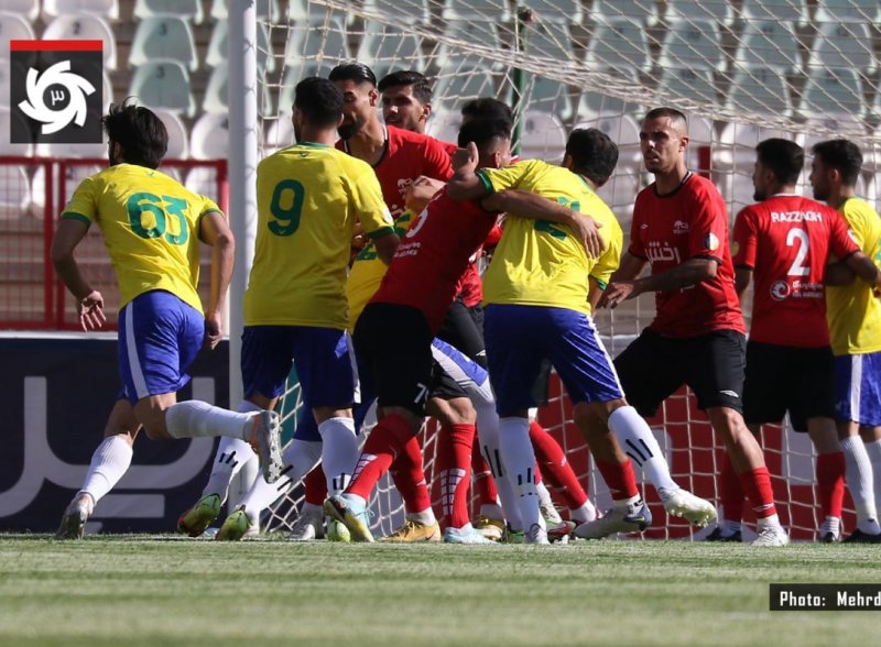 گزارش زنده: تراکتور 2 - 0 نفت آبادان