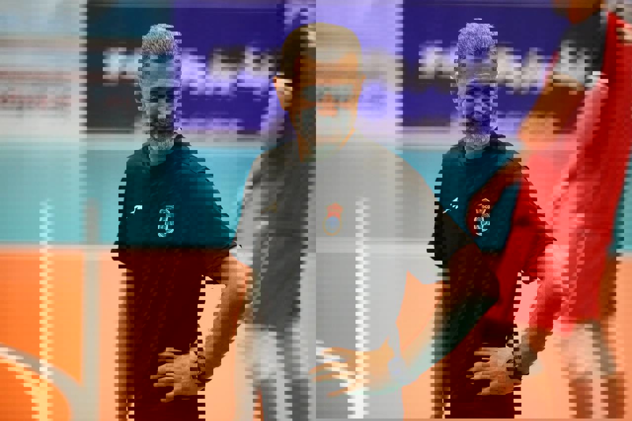 1975368